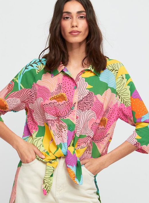 Camisa con estampado floral