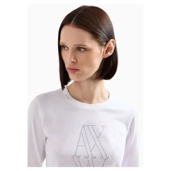Camiseta con tachuelas
