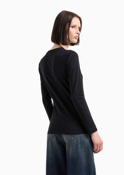 Camiseta con tachuelas