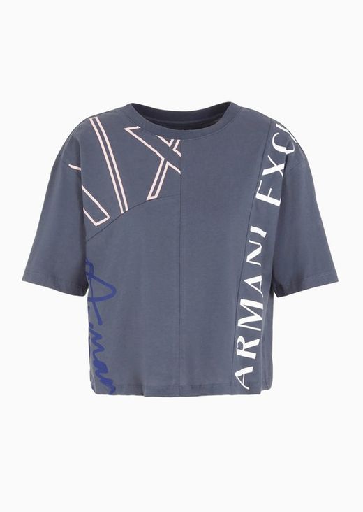 Camiseta corta y logos