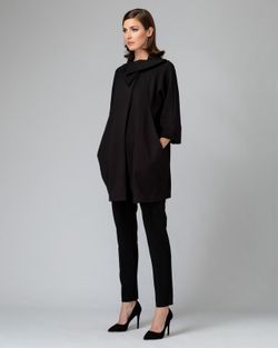 Pantalón de cintura ancha y ajustado