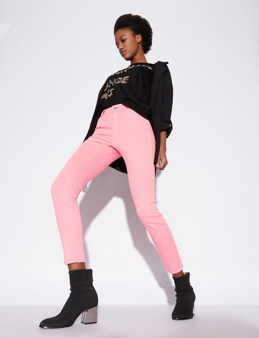 Pantalón pitillo rosa