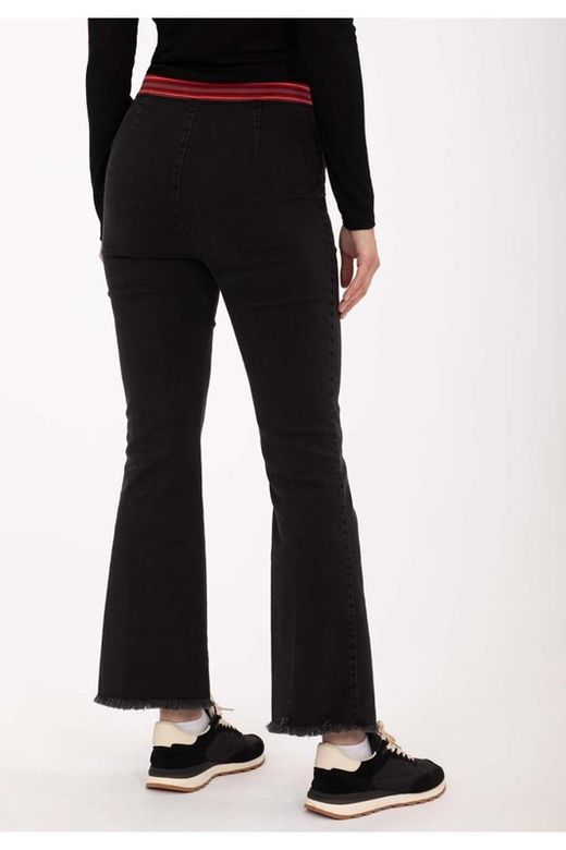 Pantalon tejano acampanado