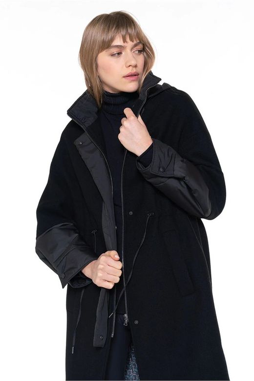 Parka con capucha