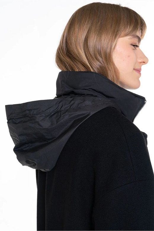 Parka con capucha