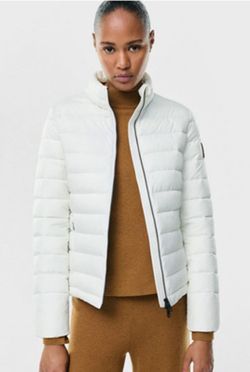 Parka corta acolchada sin capucha