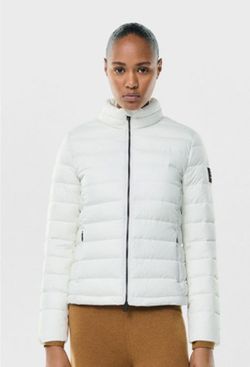Parka corta acolchada sin capucha