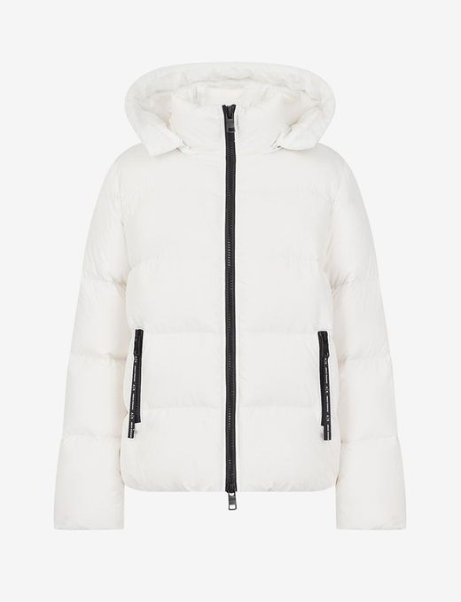Parka técnica con capucha