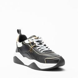 Sneaker logo