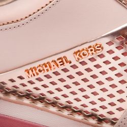 Sneaker rosa troquelada