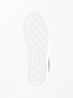 Sneakers combinada con cuero liso.