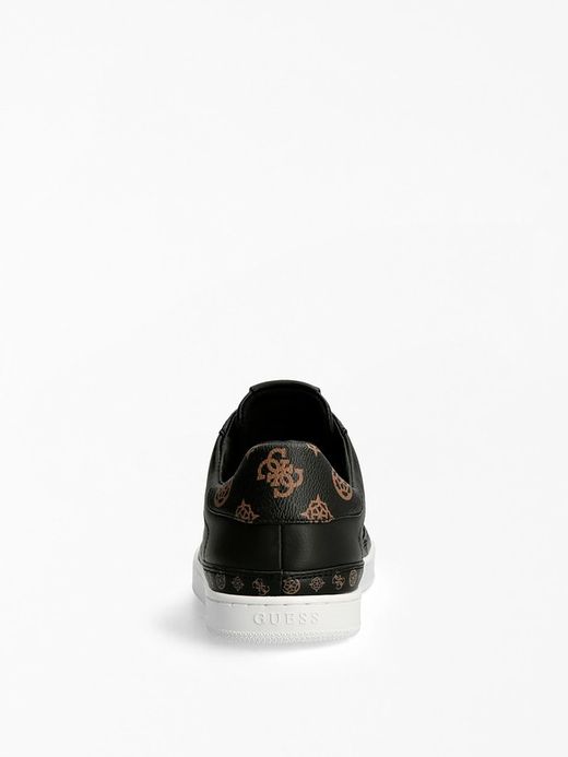 Sneakers combinada con cuero liso.