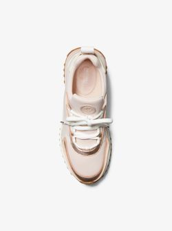 Sneakers confeccionadas en neopreno y cuero.