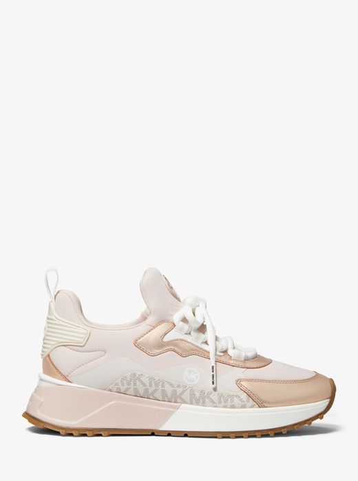 Sneakers confeccionadas en neopreno y cuero.
