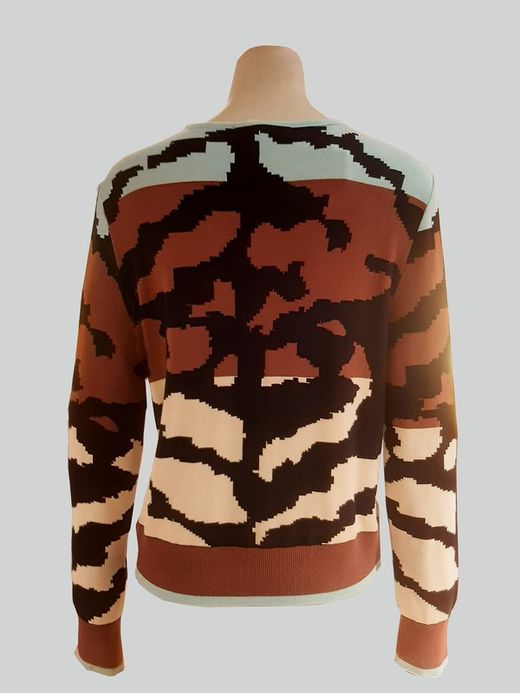 Sueter de punto en animal print